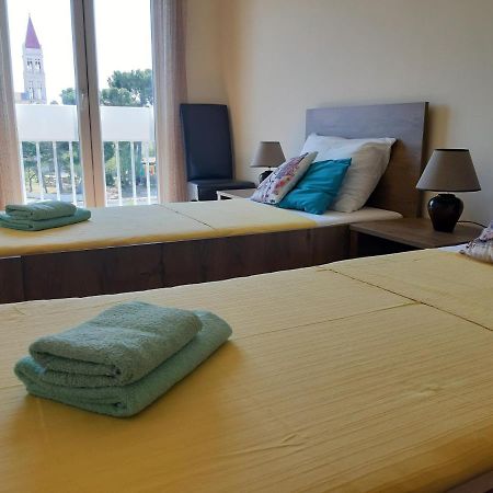 Apartman Petrovic City Center Trogir Exterior foto
