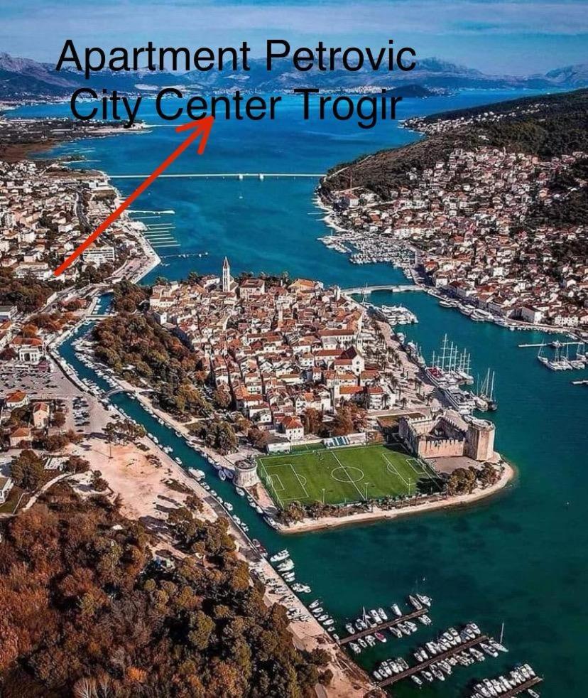 Apartman Petrovic City Center Trogir Exterior foto